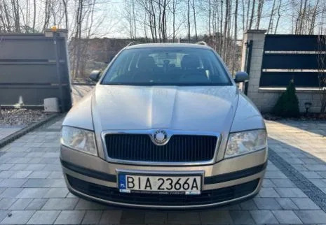 Skoda Octavia cena 9000 przebieg: 364000, rok produkcji 2005 z Ujazd małe 56